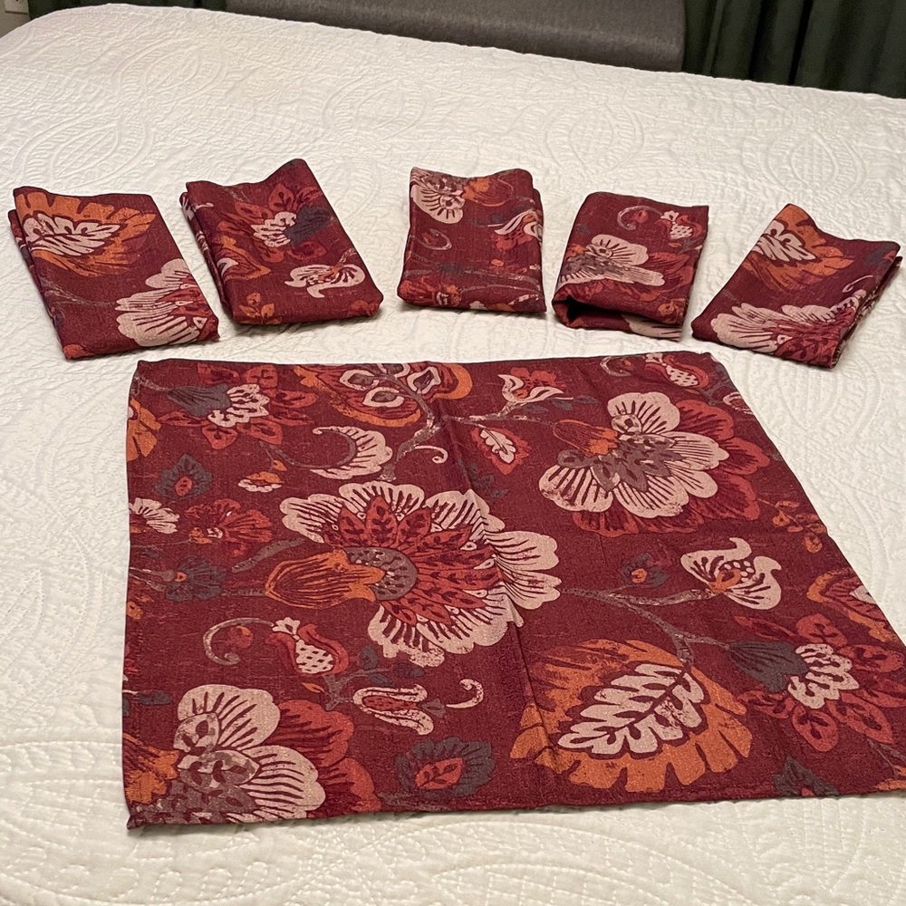 Set of 6 FOOD Network Cloth Dinner Napkins Floral Print